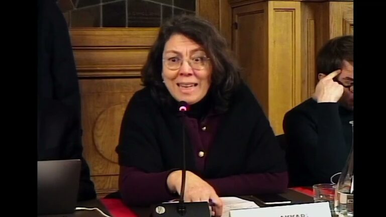 26/02/02 – POLITIQUES DE LA VILLE ET CENTRES SOCIAUX